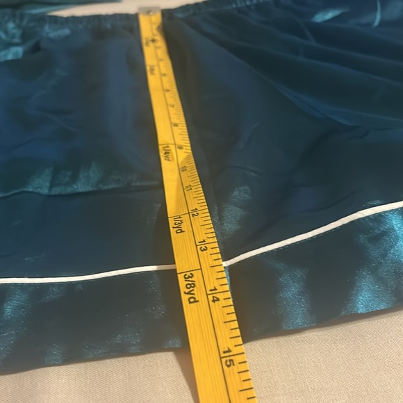 Womens Sleepwear Soft Satin Button Down Loungewear 2 Piece Pjs Shorts Sz M - Picture 6 of 7